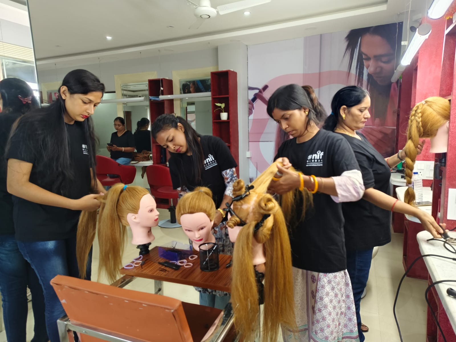Diploma in Makeup & Hair Design 
