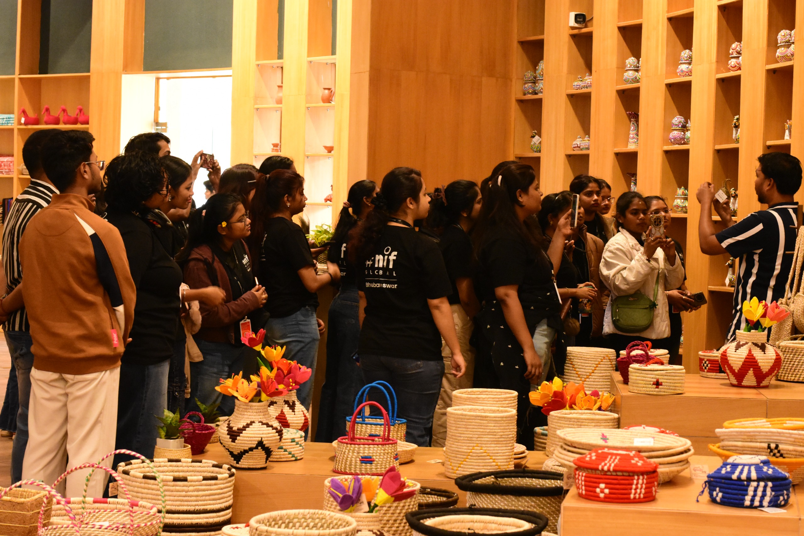 Why Practical Training Matters More Than Theory in Fashion Design